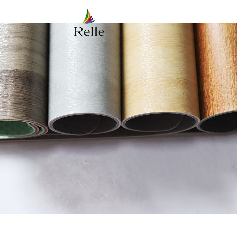 UV kaplama Relle 4,5 mm Sessiz köpük plastik basketbol sahası Ahşap Vinil PVC zemin halı