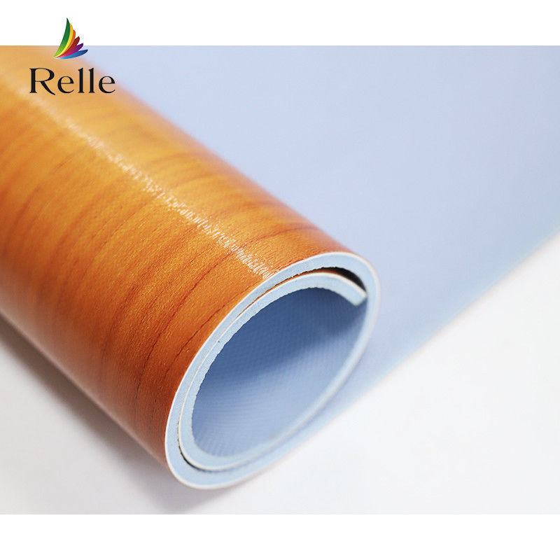 UV kaplama Relle 4,5 mm Sessiz köpük plastik basketbol sahası Ahşap Vinil PVC zemin halı